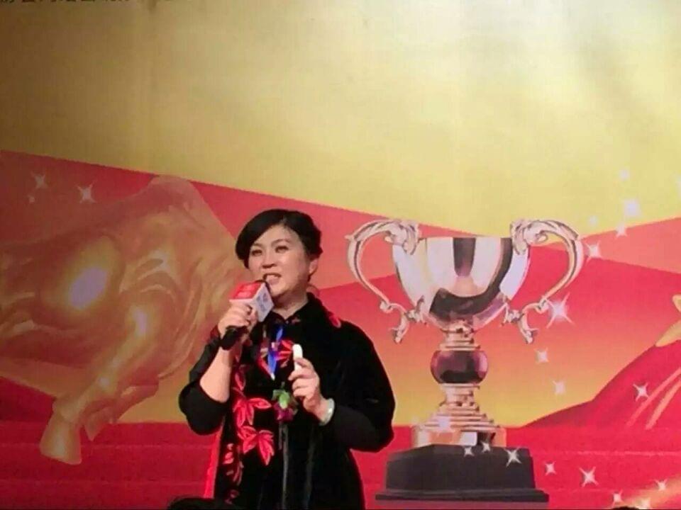 鋼模板讓愛(ài)傳遞